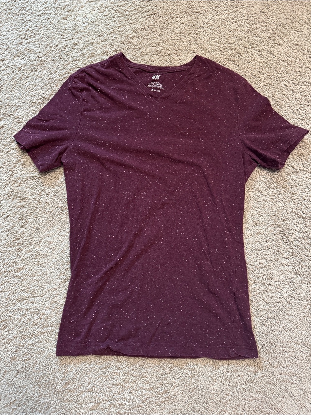 H&M Men’s Burgundy Speckled V-Neck T-Shirt